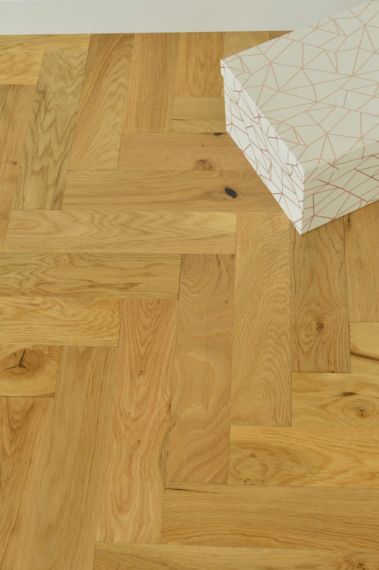 Sawbury Engineered Natural Oak Lacquered 90mm x 15/4mm Parquet Wood Flooring | Parquet Herringbone Flooring